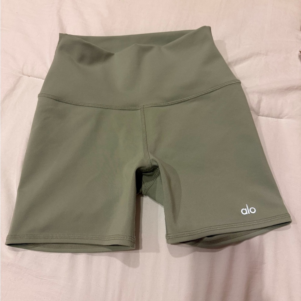 ALO Yoga Women's Sage Green Bike Shorts